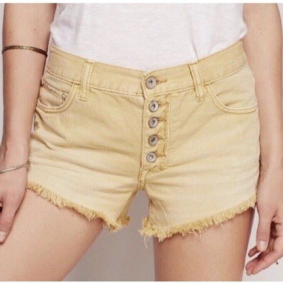 Free People Shorts Size 26 Yellow Gold Runaway Slouch Cutoff Fly Buttons Denim - Picture 1 of 8